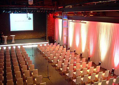 Tagung in den Bellini Hallen in Köln Tagung mit Bestuhlung und Leinwand in den Bellini Hallen in Köln