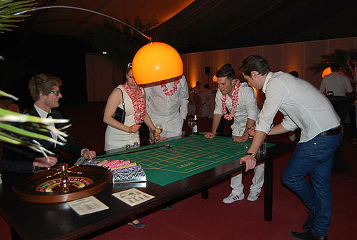 Roulette-Tisch im Chamäleon in Frankfurt am Main Gäste spielen Roulette im Chamäleon in Frankfurt am Main