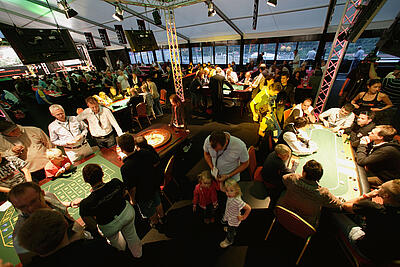Casino-Event bei einem Come Together Casino-Event mit Roulette und Blackjack bei einem Come Together