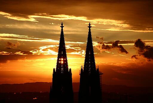 Sonnenuntergang beim Dom mit Sicht aus dem  KölnSKY Sonnenuntergang beim Dom mit Sicht aus dem  KölnSKY