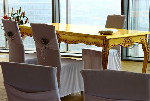 Tisch im KölnSKY königlicher Tisch im KölnSKY