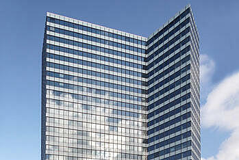 Panoramadeck in Hamburg Blick von unten auf das Haus mit dem Panoramadeck in Hamburg