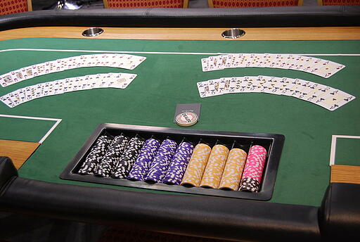 Pokertisch für ein Come Together auf der Messe der Brightpoint Germany GmbH einsatzbereiter Pokertisch für ein Come Together auf der Messe der Brightpoint Germany GmbH