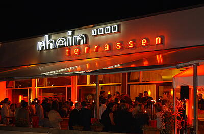Außenansicht der Rhein Terrassen in Köln  Außenansicht der Rhein Terrassen in Köln
