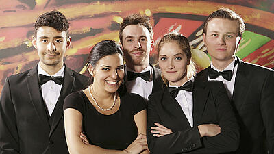 Royal-Events Teams vor Ort Croupiers und Bauchladenmädchen von Royal-Events vor Ort